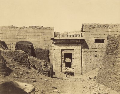 (Médinet-Habou, Paleis van Ramsès Méïamoun, Ingang van de Tweede Hof) door John Beasly Greene